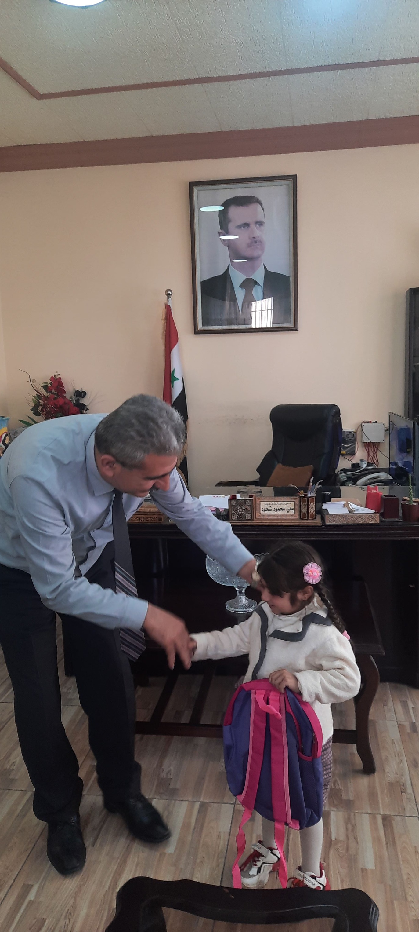 علي شحود 5مع الطفلة لين سليمان 10نيسان 2023