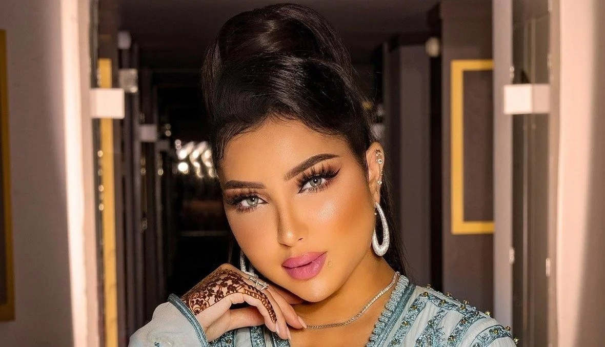 دنيا بطمة عارضة